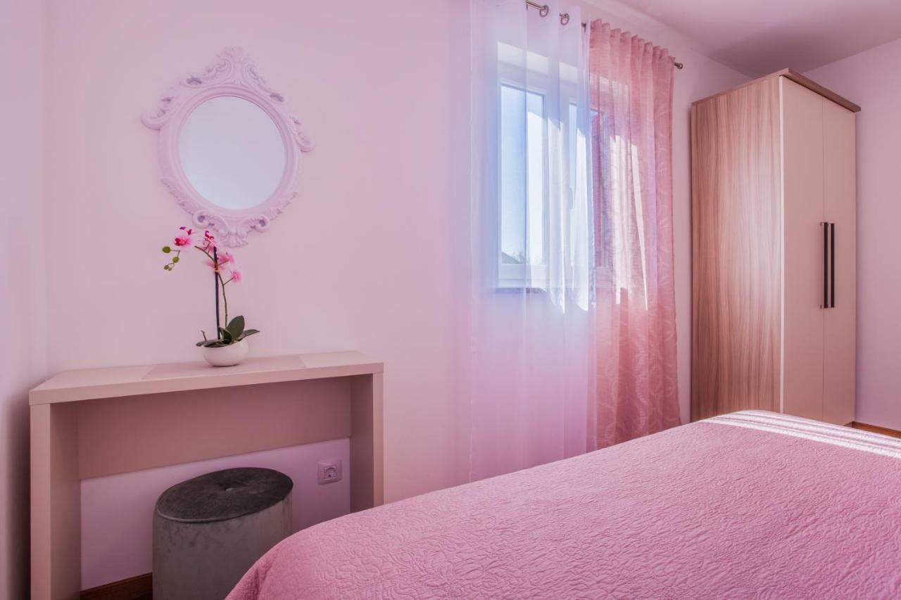 Apartman Madlen เซรส ภายนอก รูปภาพ