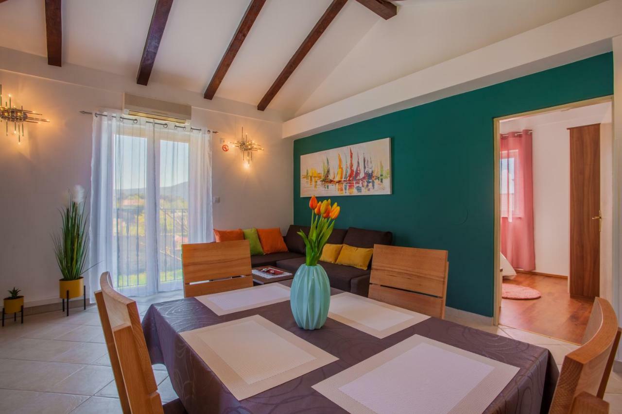 Apartman Madlen เซรส ภายนอก รูปภาพ
