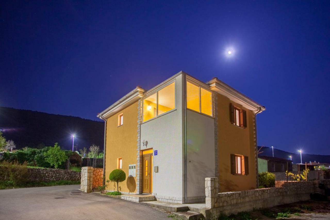 Apartman Madlen เซรส ภายนอก รูปภาพ