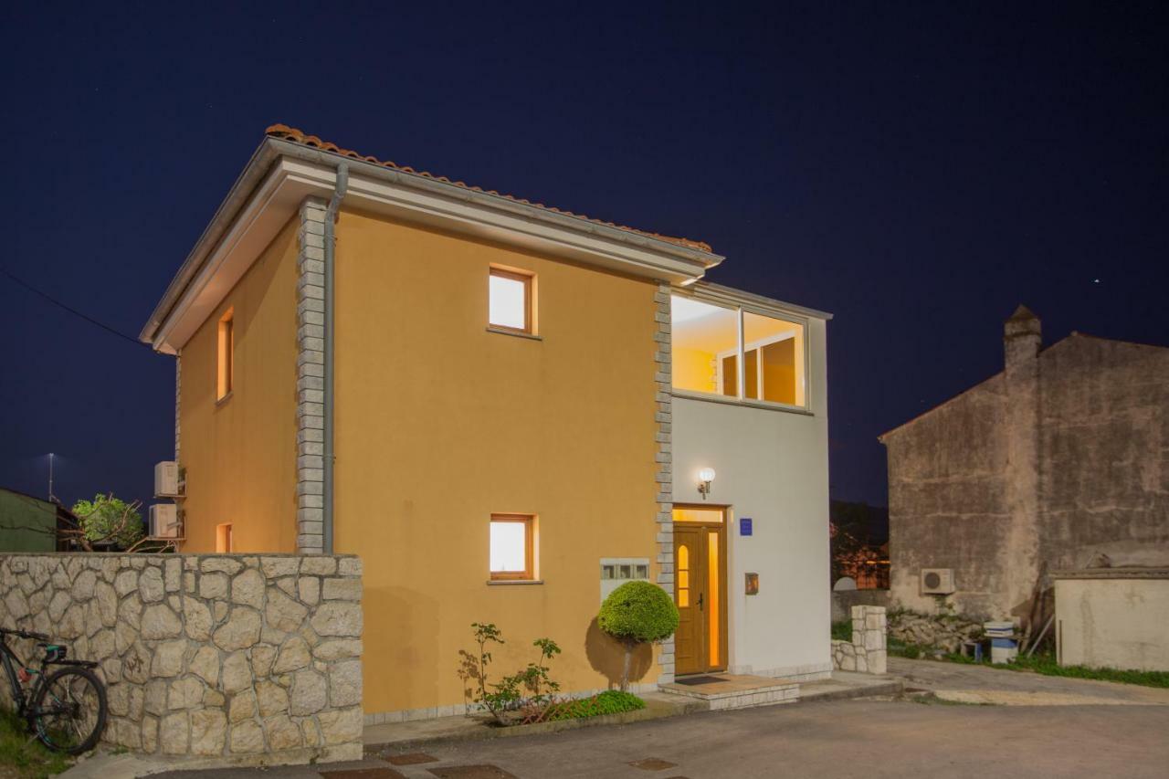 Apartman Madlen เซรส ภายนอก รูปภาพ