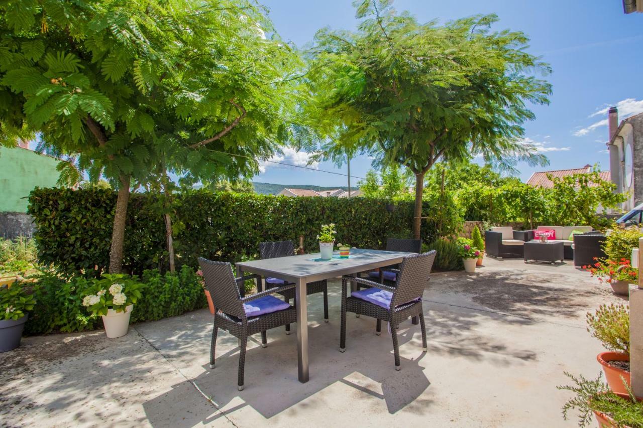 Apartman Madlen เซรส ภายนอก รูปภาพ